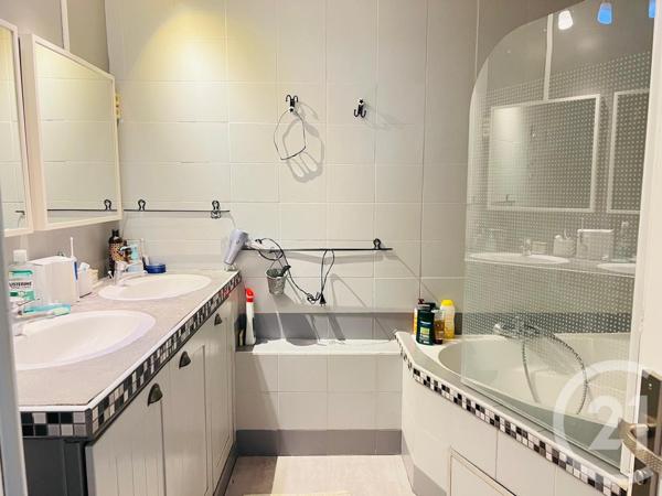 Maison à vendre  7 pièces - 203,98 m2 BU - 28