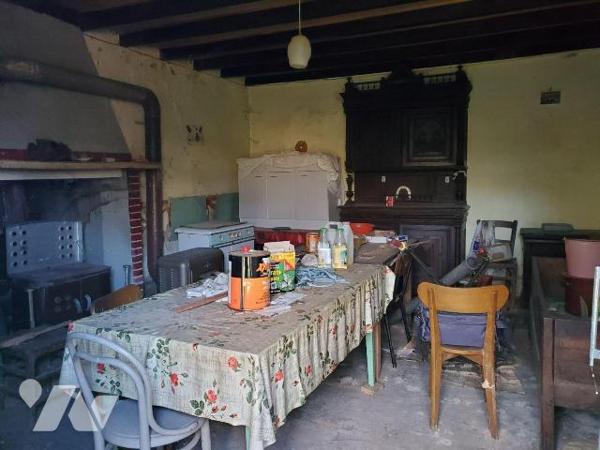 Maison à Vendre à Bussière-Dunoise (23320) en Creuse (23) mitoyenne d'un coté, composée de deux...