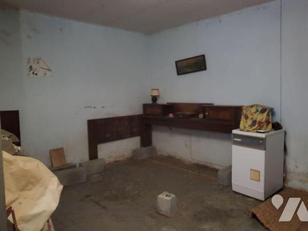 Maison à Vendre à Bussière-Dunoise (23320) en Creuse (23) mitoyenne d'un coté, composée de deux...