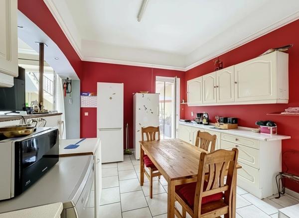 Appartement 87 m² avec terrasse et cave – Beaucaire, secteur Les Fontêtes