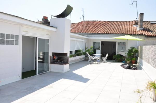 IMMEUBLE DE RAPPORT  CENTRE VILLE DANGOULÊME  EMPLACEMENT N°1