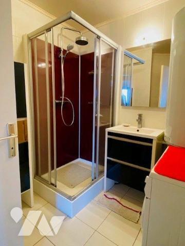 A Vendre à Perros-Guirec (22700) en Côtes-d'Armor (22), Vue sur mer, un appartement de 74 m² de...