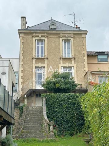 Maison à POITIERS, 86000 - 9 pièces 167m²