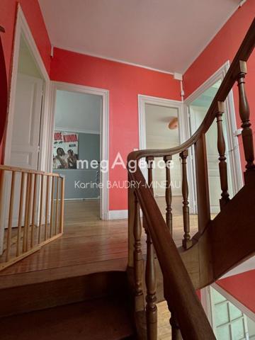 Maison à POITIERS, 86000 - 9 pièces 167m²