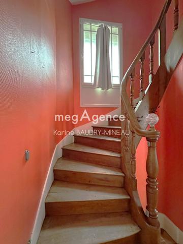 Maison à POITIERS, 86000 - 9 pièces 167m²