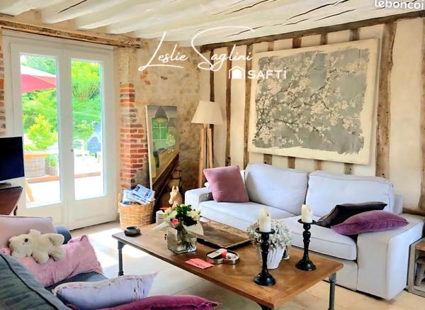 Demeure de charme bien rénovée et sa dépendance