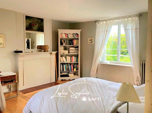 Demeure de charme bien rénovée et sa dépendance