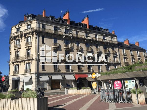 Location Appartement 4 pièces 101.38 m² - 6 PLACE GRANGIER Dijon 21000