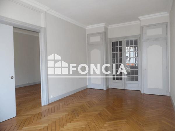 Location Appartement 4 pièces 101.38 m² - 6 PLACE GRANGIER Dijon 21000
