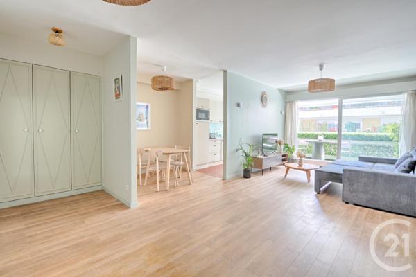 Appartement F3 à vendre  3 pièces - 71 m2 PARIS - 75007