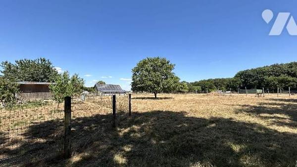 Maison de campagne, dépendances, terrain