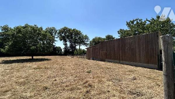 Maison de campagne, dépendances, terrain