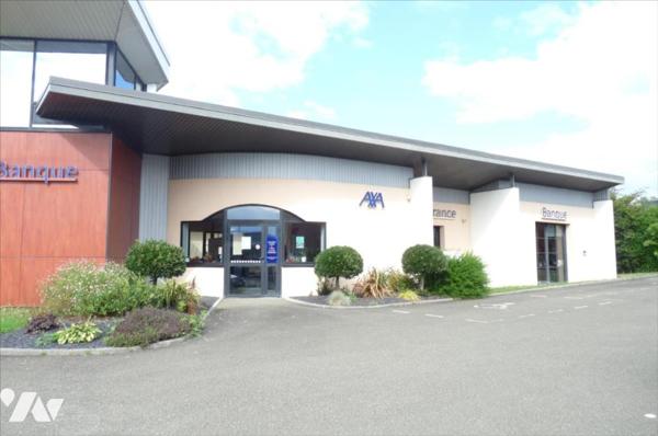 MAYENNE- Excellent emplacement pour ce vaste local professionnel.