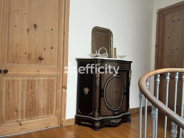 Maison 10 pièces - 235 m²