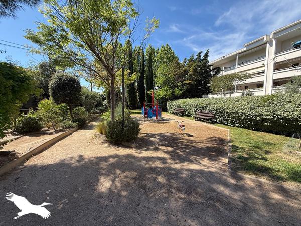 Appartement à louer 795 € CC Marseille 1 pièce 30 m² DPE D