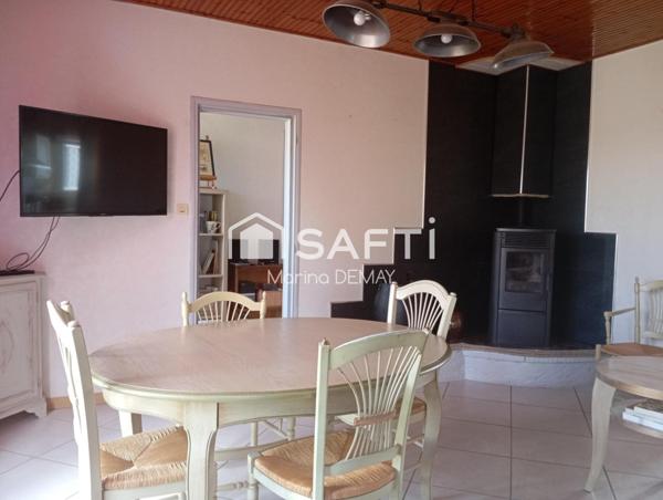 Maison située en impasse, proche du Veillon et de Bougenay.