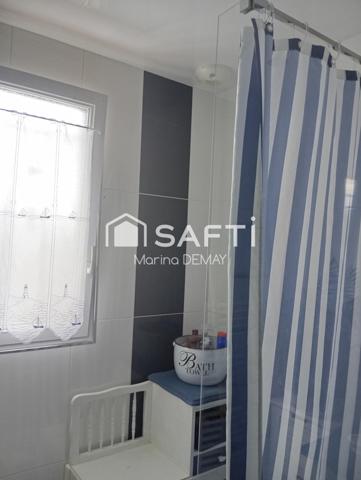 Maison située en impasse, proche du Veillon et de Bougenay.