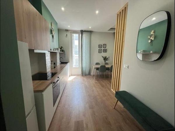 T2 de haut standing meublé à La Joliette, refait à neuf par décorateur, à deux pas de la Major et du front de mer.