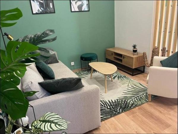 T2 de haut standing meublé à La Joliette, refait à neuf par décorateur, à deux pas de la Major et du front de mer.