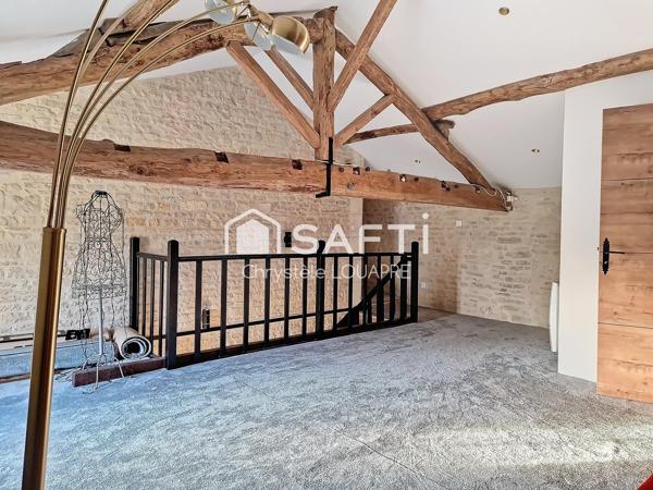 Maison charentaise 3 chambres avec une possible en RDC avec piscine et grand jardin