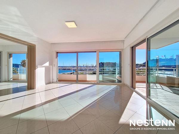 Splendide vue mer panoramique appartement 3 suites parentales garage et piscine