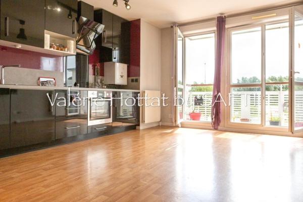 Appartement 3 pièces avec places de stationnement.