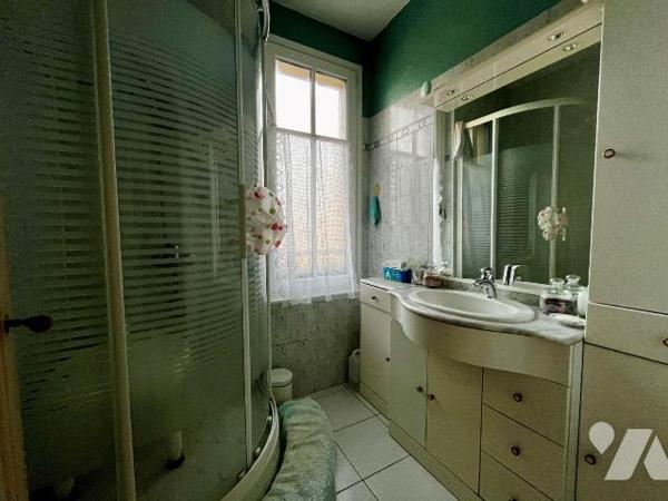 SAINT-SERVAN - Maison de ville de 135m² (167m² au sol) en plein c?ur du quartier prisé de SAINT...