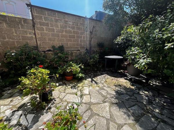 SAINT-SERVAN - Maison de ville de 135m² (167m² au sol) en plein c?ur du quartier prisé de SAINT...