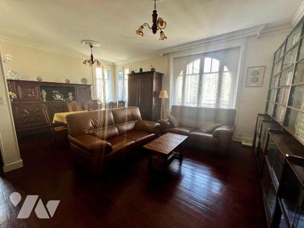 SAINT-SERVAN - Maison de ville de 135m² (167m² au sol) en plein c?ur du quartier prisé de SAINT...