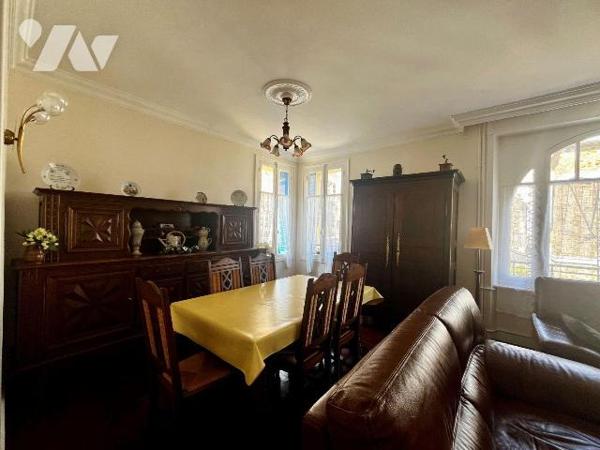 SAINT-SERVAN - Maison de ville de 135m² (167m² au sol) en plein c?ur du quartier prisé de SAINT...