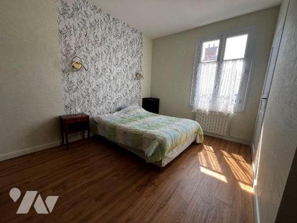 SAINT-SERVAN - Maison de ville de 135m² (167m² au sol) en plein c?ur du quartier prisé de SAINT...