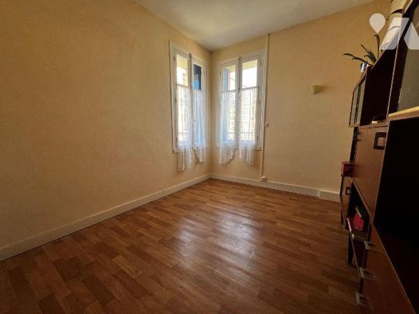 SAINT-SERVAN - Maison de ville de 135m² (167m² au sol) en plein c?ur du quartier prisé de SAINT...