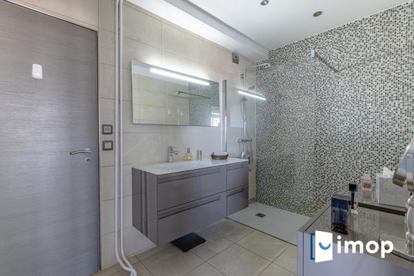 Appartement rénové Frontière Suresnes / Saint-Cloud