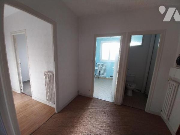 VITRE. Quartier Les Promenades. Appartement familial Type 4 de 88,67 m2 Hab. situé au 2ème étag...