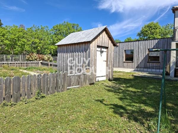 Vaste maison et dépendance sur terrain clos