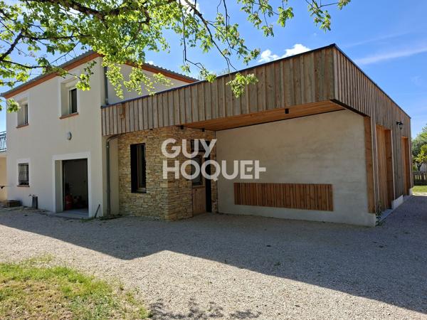 Vaste maison et dépendance sur terrain clos