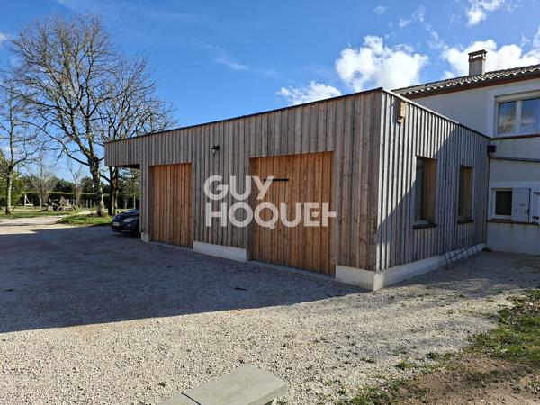 Vaste maison et dépendance sur terrain clos