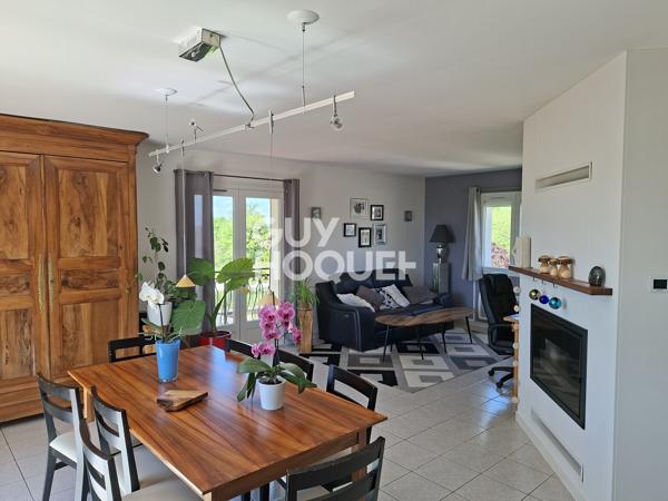 Vaste maison et dépendance sur terrain clos