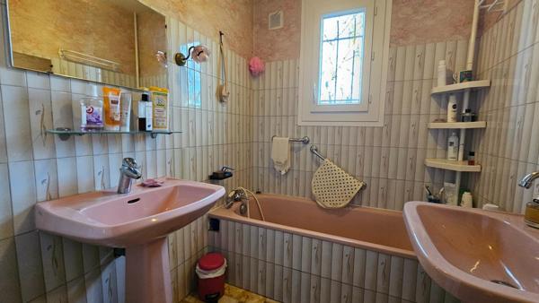 Maison 136m2 - 3 chambres - un bureau - sous sol - garage