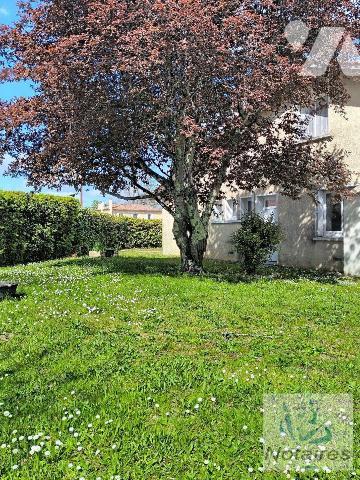 CREON CENTRE Agréable maison traditionnelle en bon état environ 118 m² de surface habitable off...