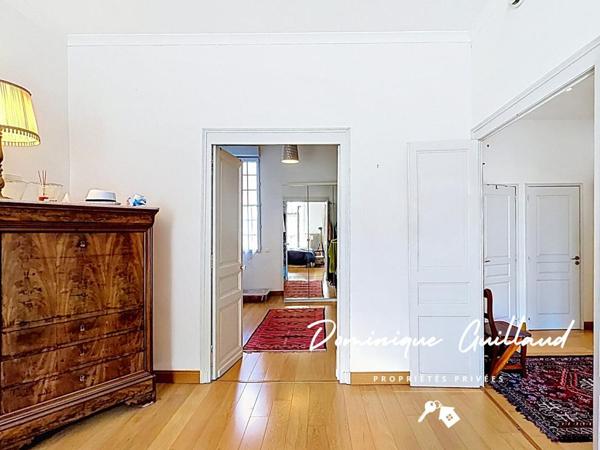 Nîmes Arènes -Duplex 5 piècès 173 m2 avec terrasse et loggia de 50m2