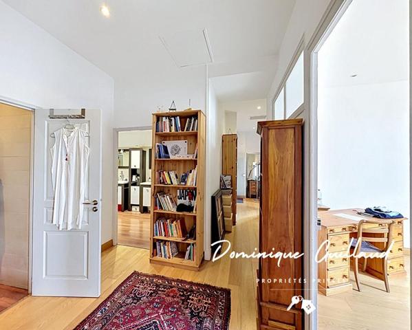 Nîmes Arènes -Duplex 5 piècès 173 m2 avec terrasse et loggia de 50m2