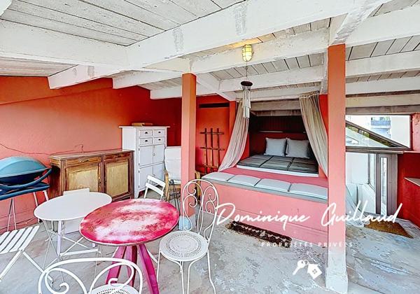 Nîmes Arènes -Duplex 5 piècès 173 m2 avec terrasse et loggia de 50m2
