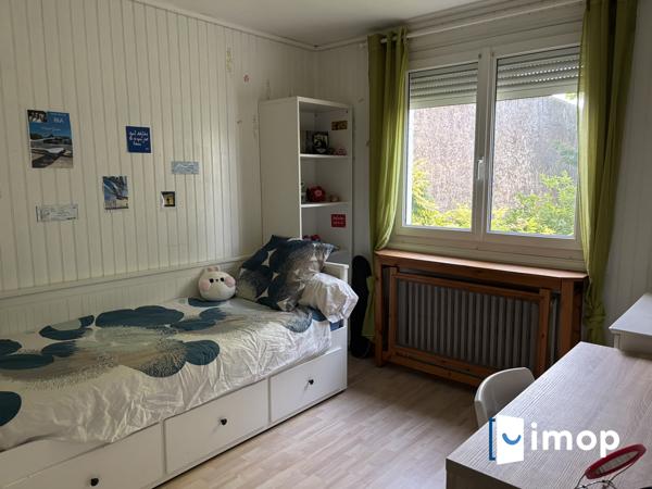 Maison individuelle de 140 m²  – 4 chambres – 3 niveaux