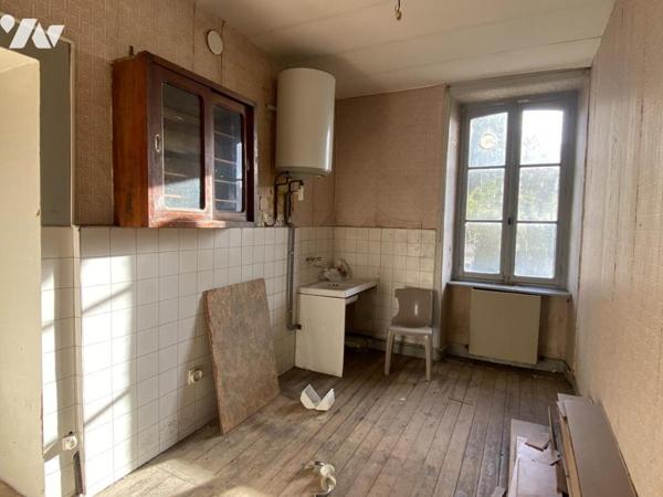 A VENDRE - IMMEUBLE - ERNEE 