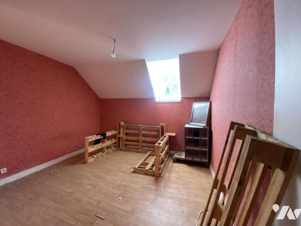 A VENDRE - IMMEUBLE - ERNEE 