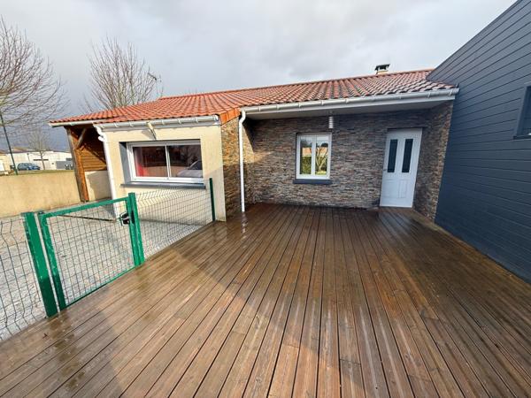 Location Maison T4 avec piscine et jardin - NEUVILLE DE POITOU