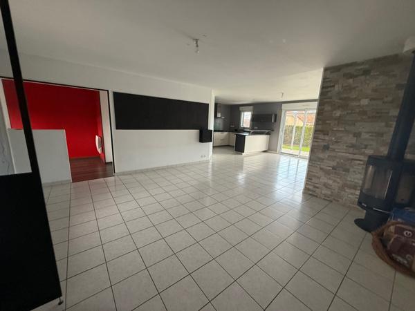 Location Maison T4 avec piscine et jardin - NEUVILLE DE POITOU