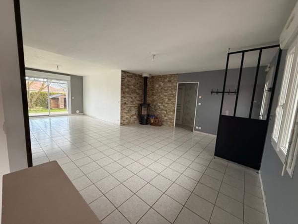 Location Maison T4 avec piscine et jardin - NEUVILLE DE POITOU