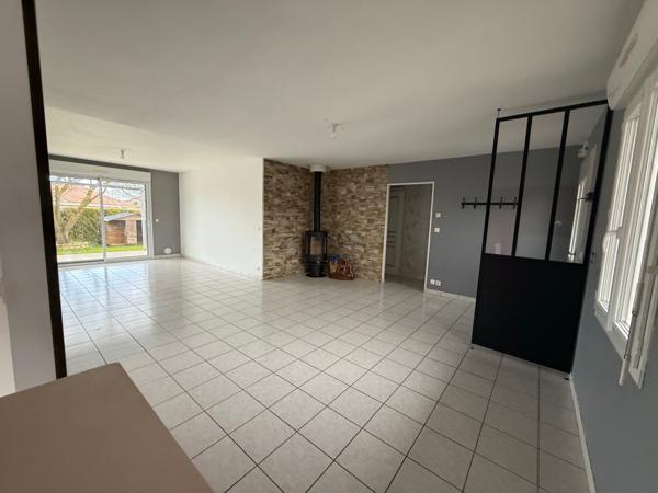 Location Maison T4 avec piscine et jardin - NEUVILLE DE POITOU